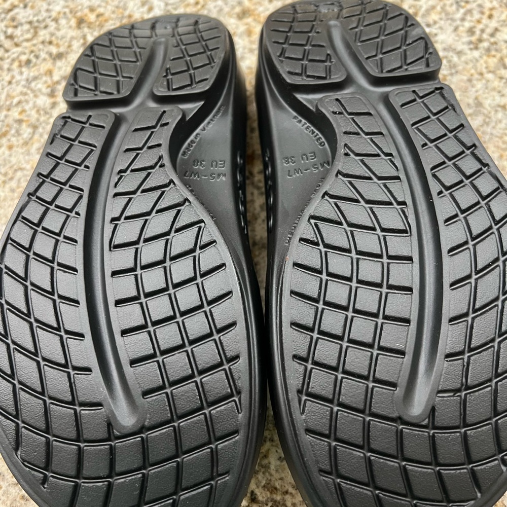 Oofos brand new